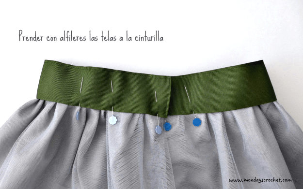 Prender-cinturilla-atrás